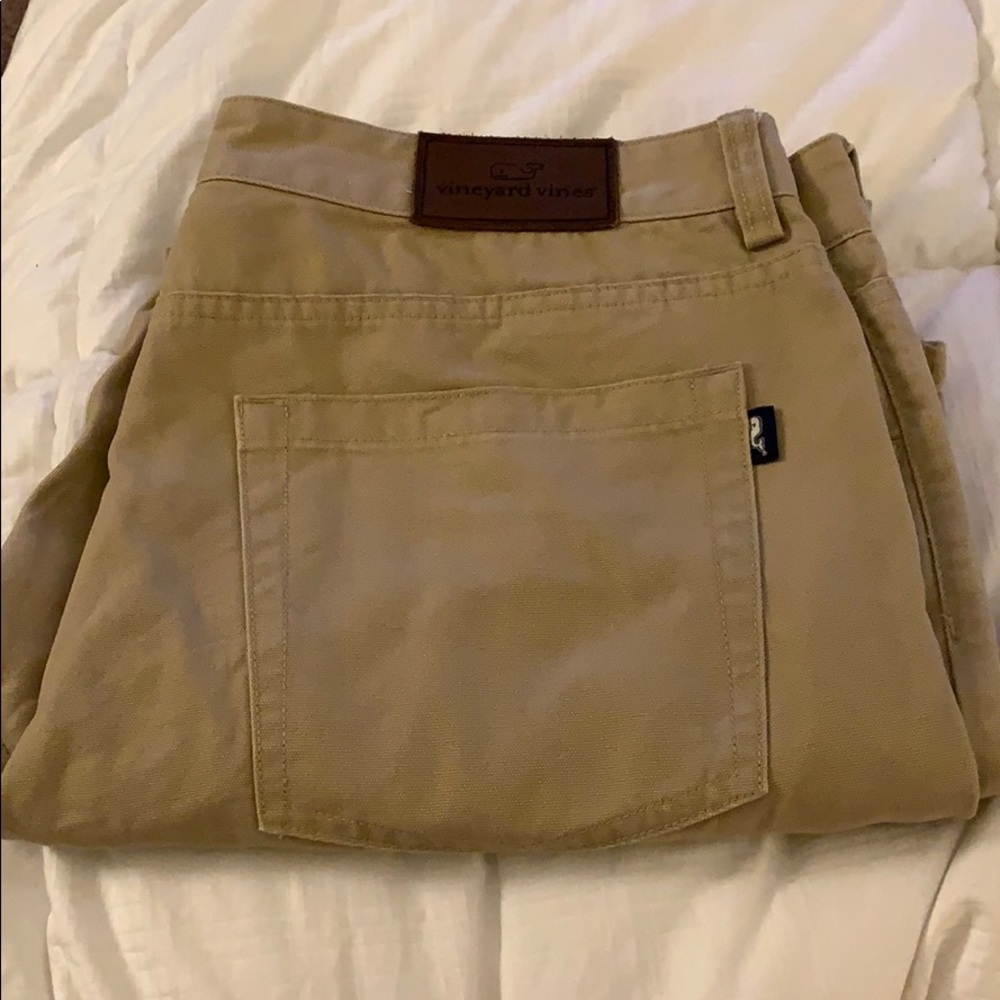 Vineyard Vines men’s khakis